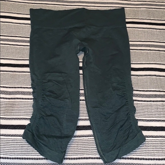 Lululemon crop leggings - Picture 1 of 2